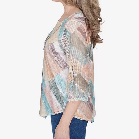 Alfred Dunner Stained Glass
Popcorn Top - Picture 3 of 7